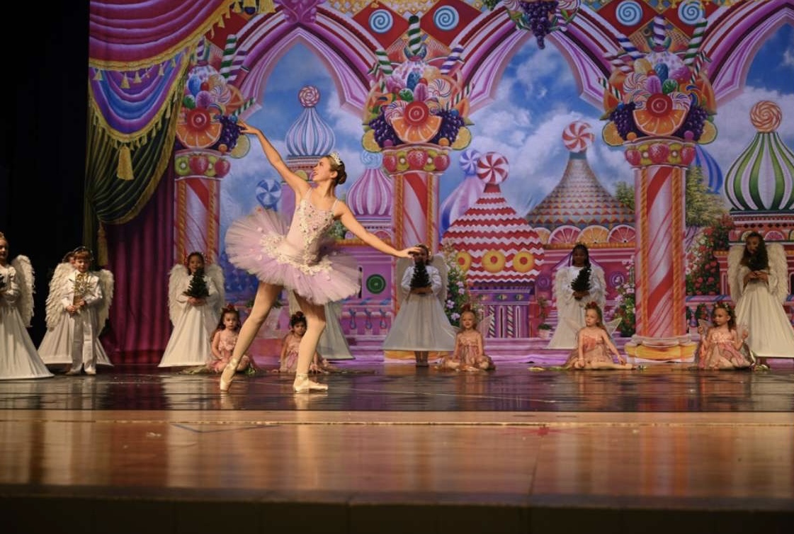 Review. The Dance of the Sugar Plum Fairy