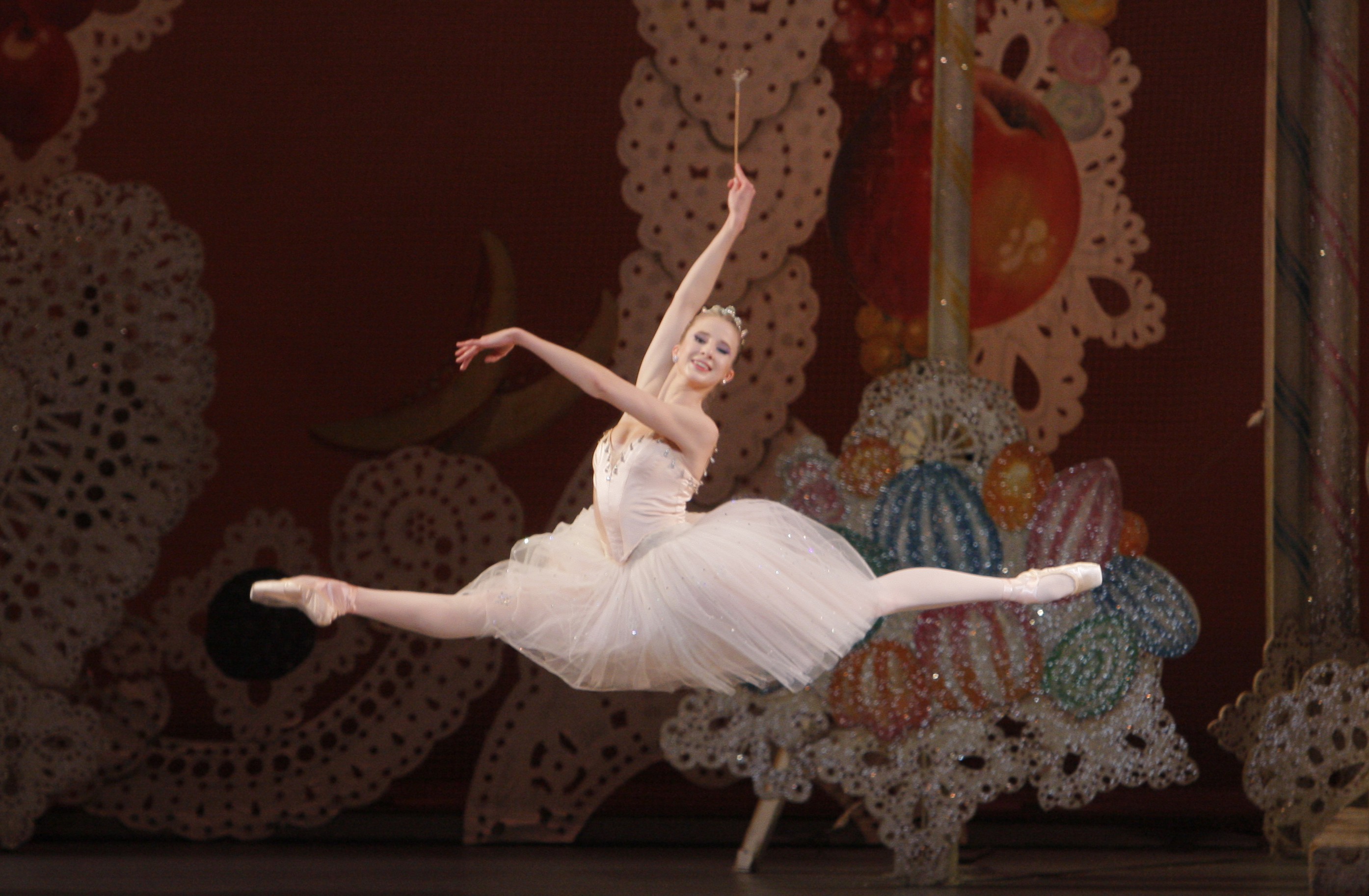 Comparing and Contrasting The Nutcracker's Sugarplum Fairies
