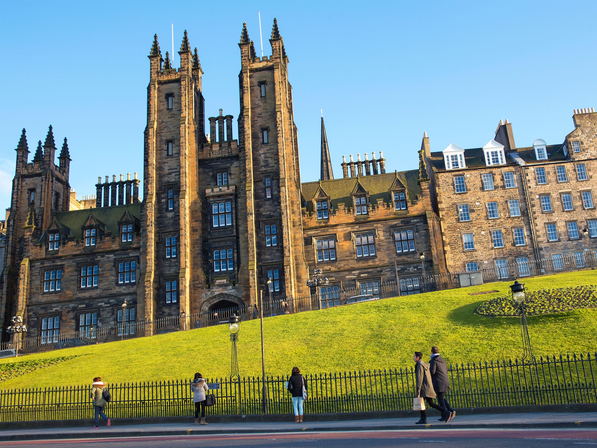 Edinburgh University graduation fashion advice article criticised for being 'classist and sexist'