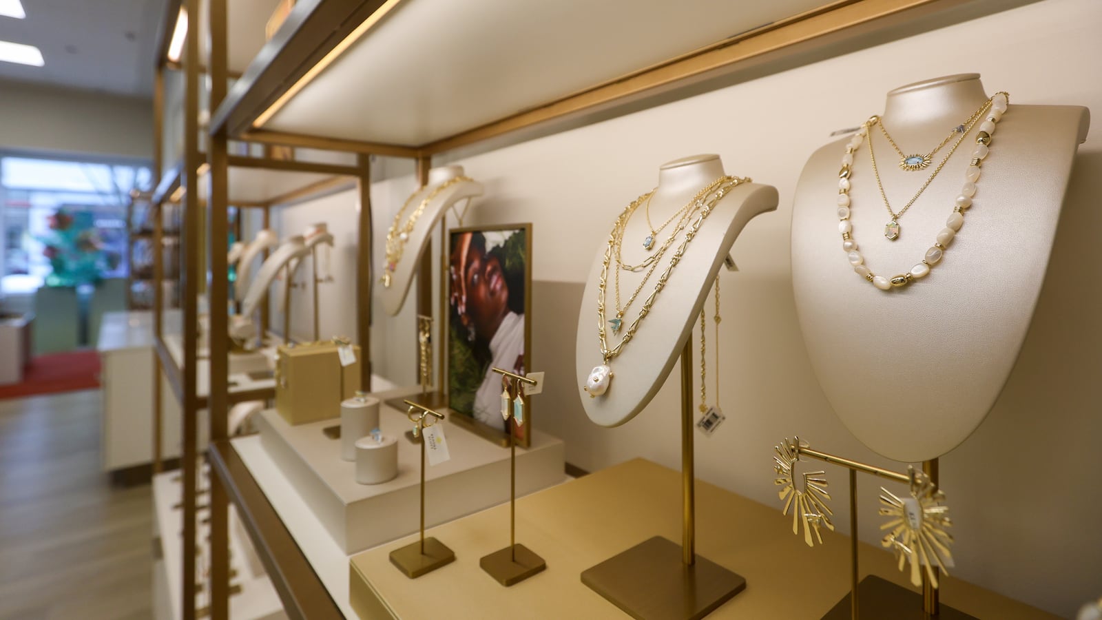 Kendra Scott in Beavercreek first of designer jewelry's stores in Dayton region