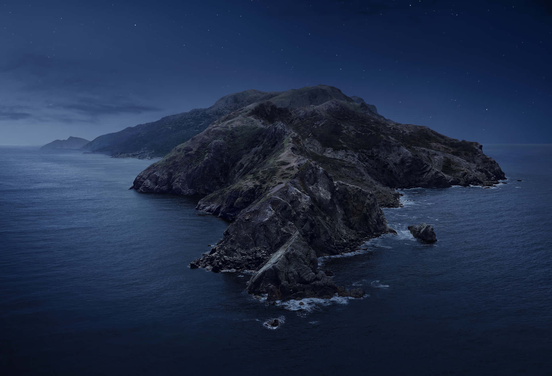 Download Enigmatic Dark Island engulfed in a thick fog Wallpaper