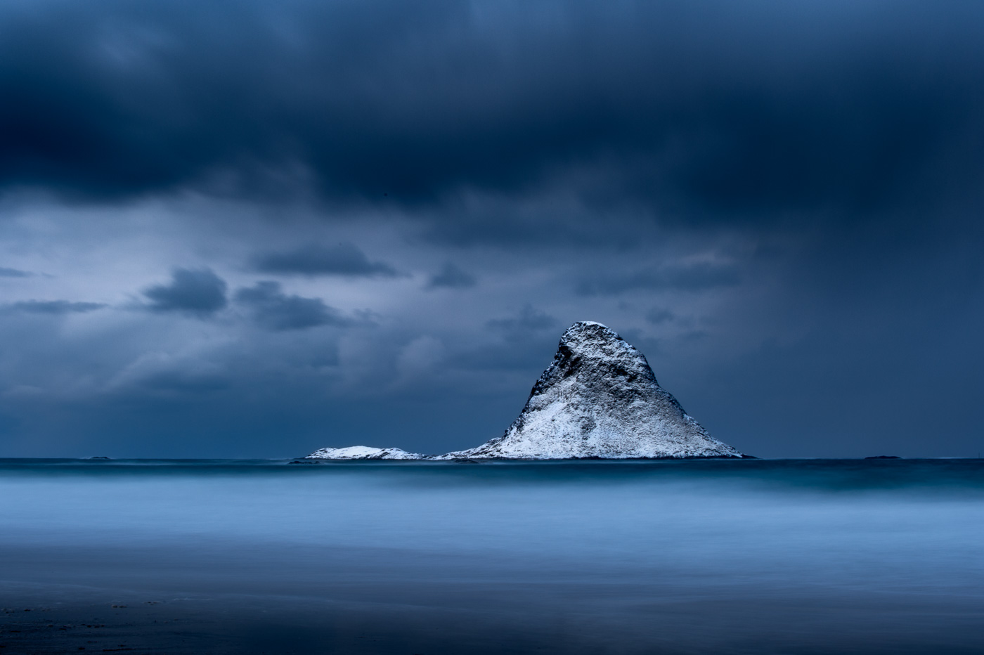 puffin island winter storm norway. George Karbus Photography