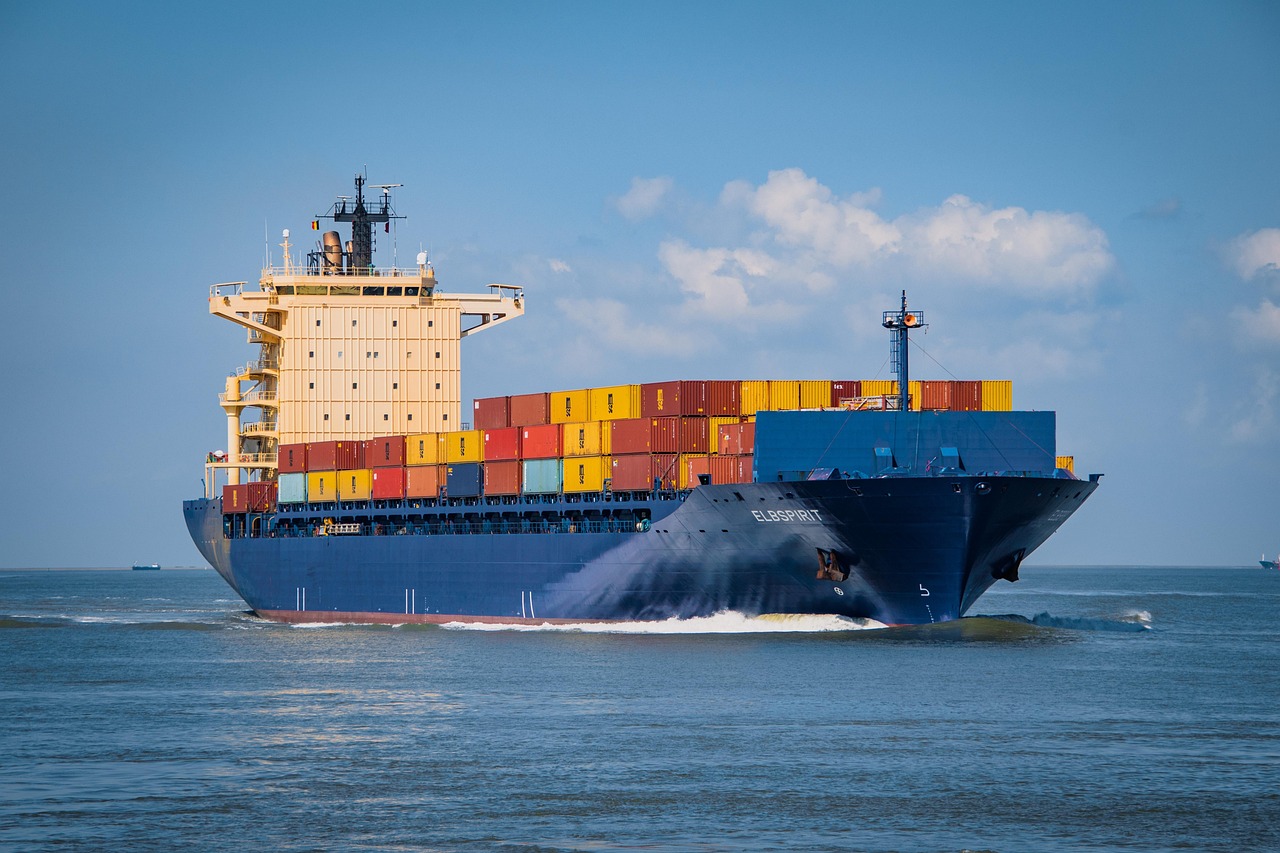 Free Container Vessel & Container Ship Photo