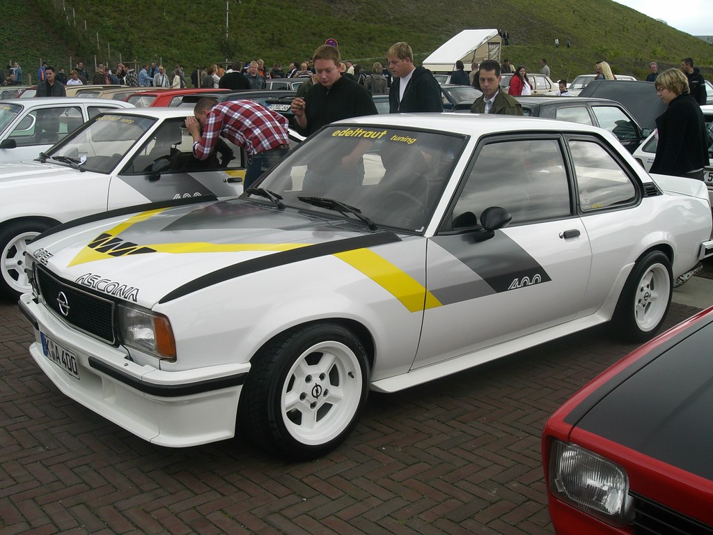 Opel Ascona 400