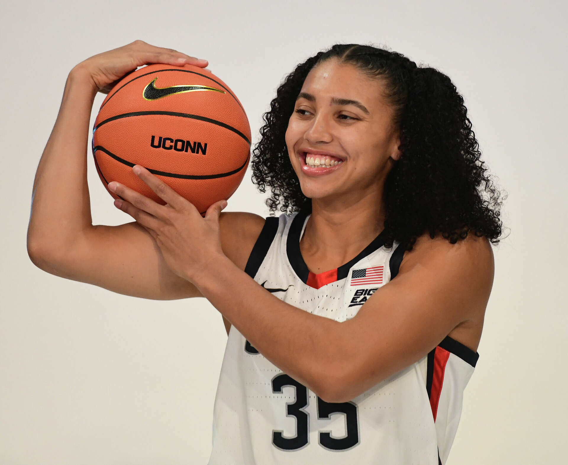 UConn women's basketball guard Azzi Fudd will make her season debut