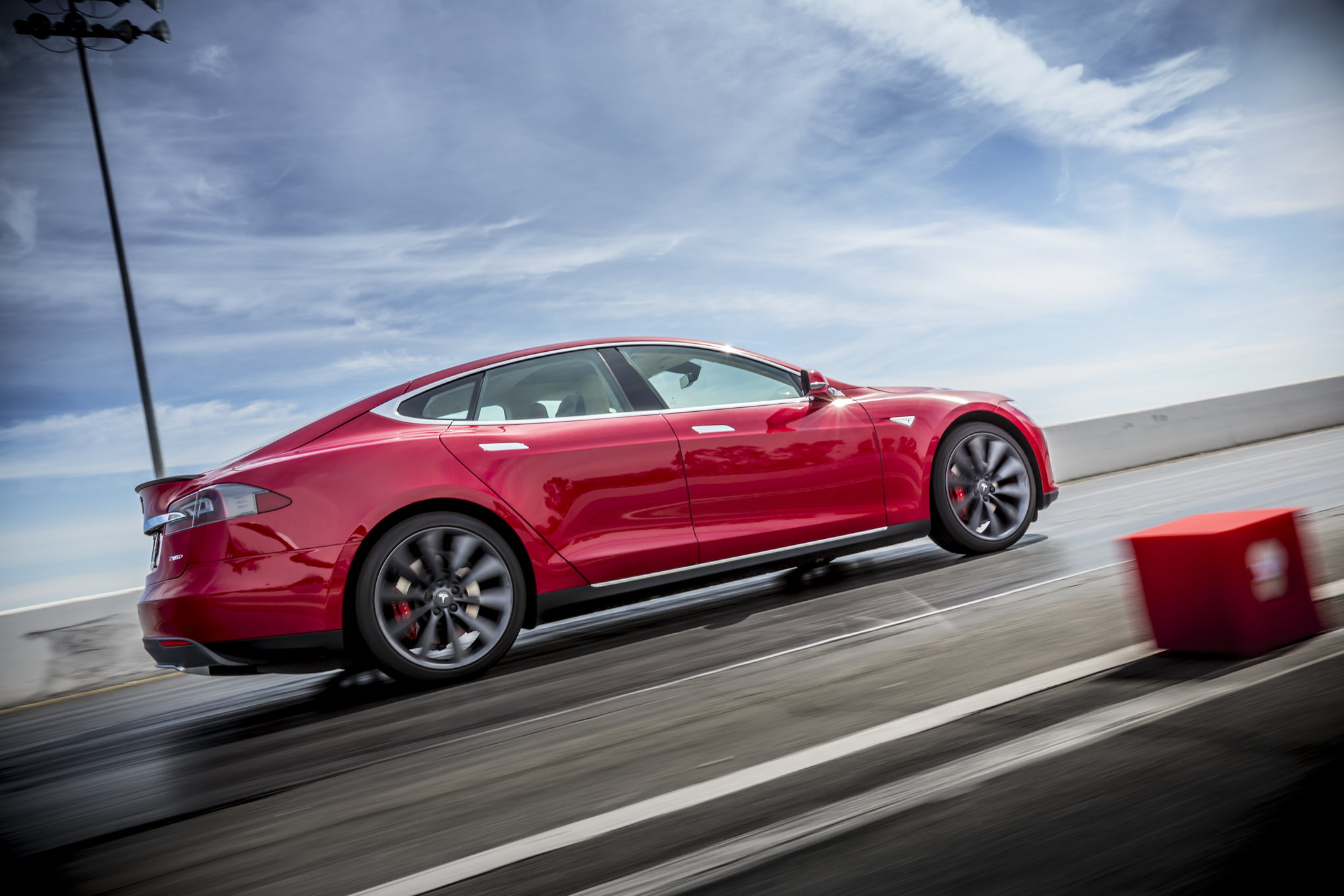 Tesla Referral Program Offers $1,000 Incentive to Buyer and Referrer