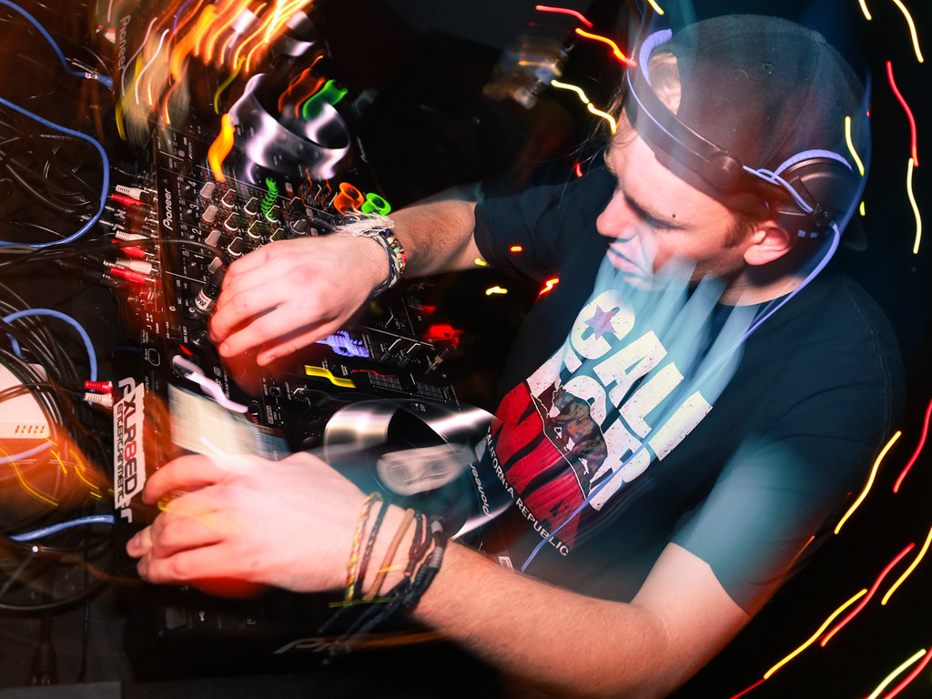 WILL SPARKS SODA POP FRIDAYS (FROTH PARTY)