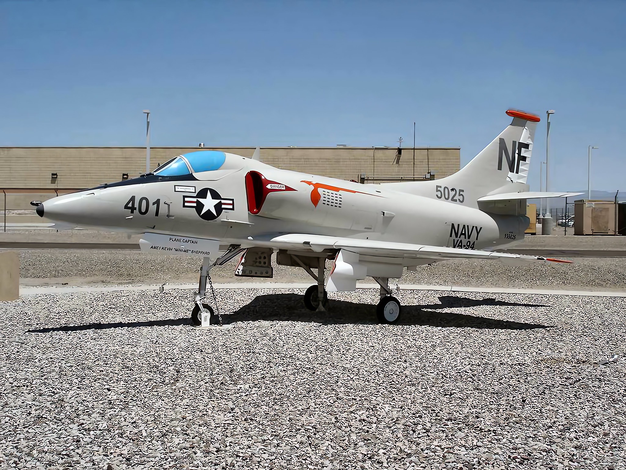 Douglas A 4 Skyhawk & Video