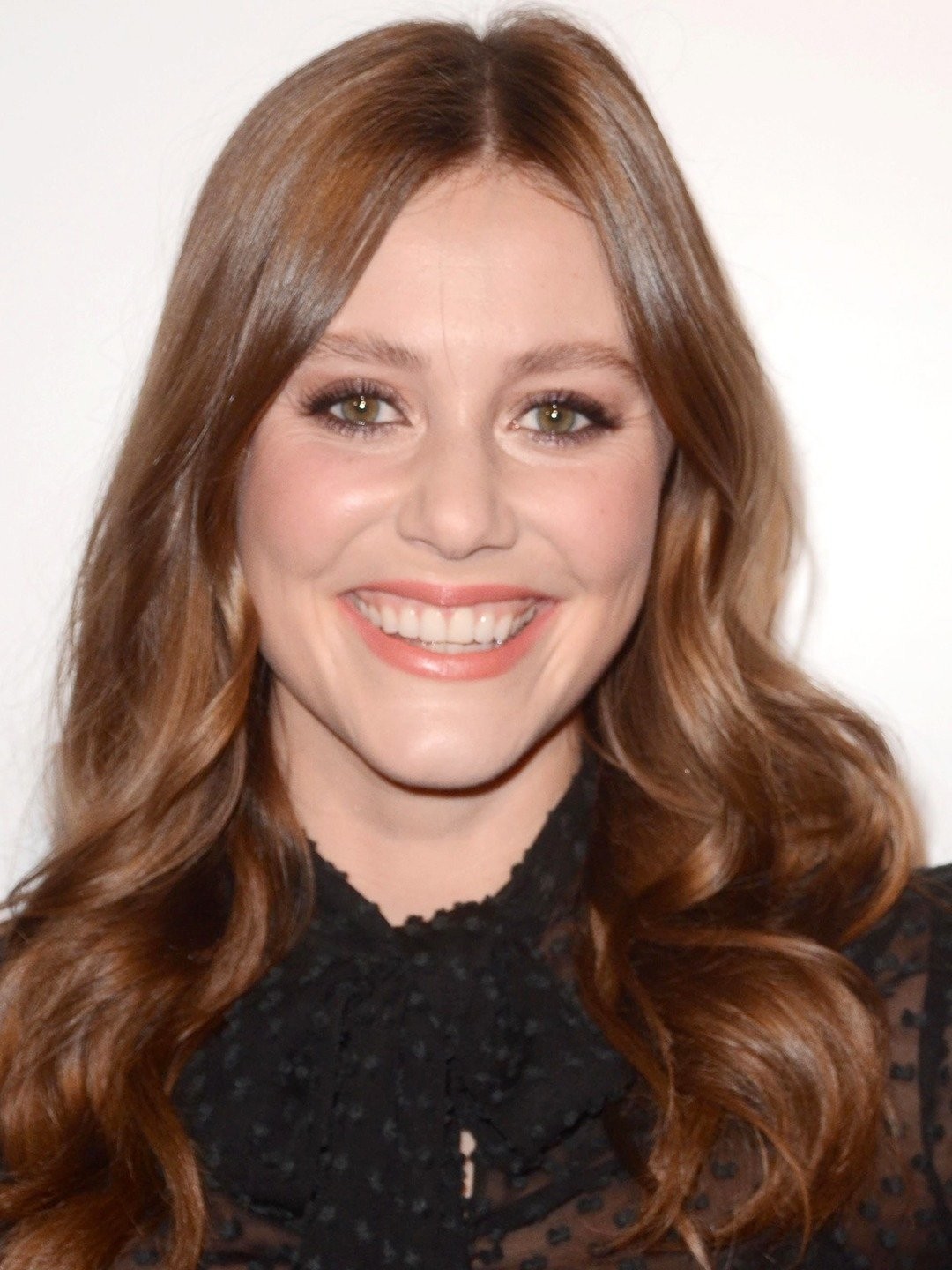 Julianna Guill Picture