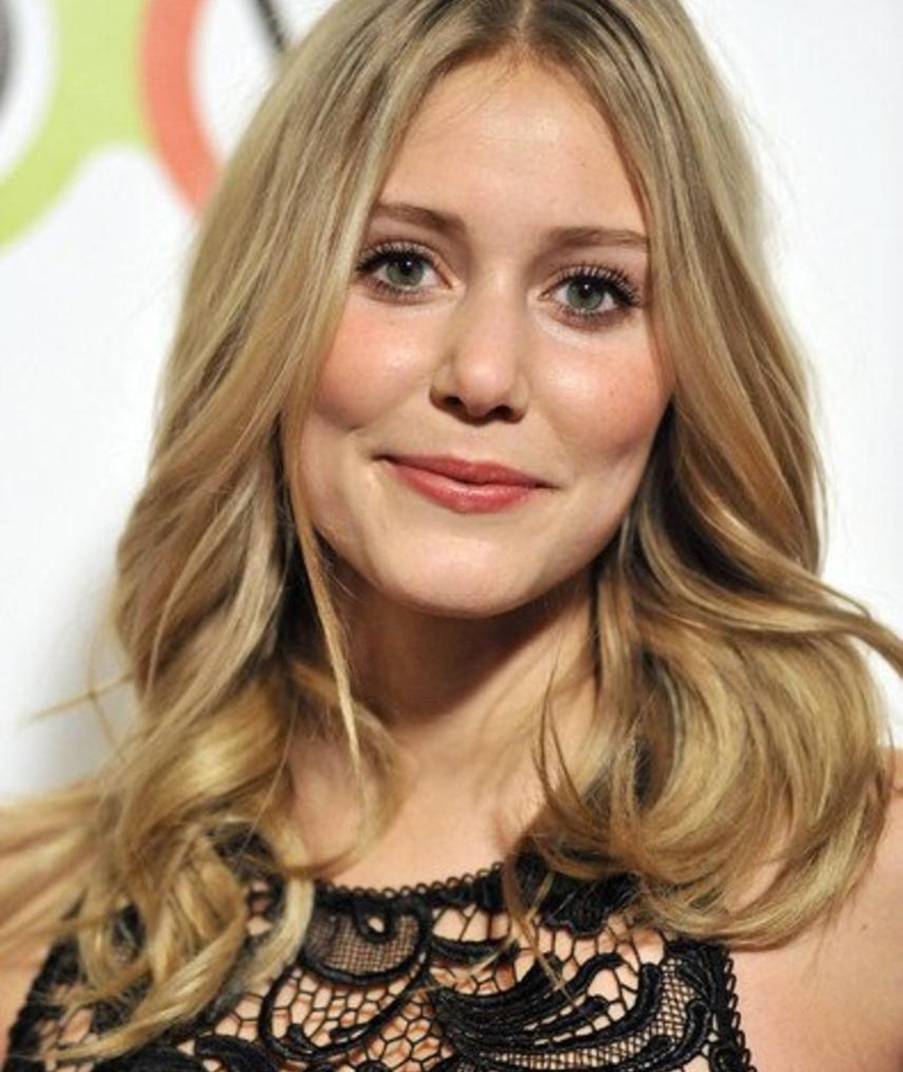 Julianna Guill, Bio en Lijsten op MUBI