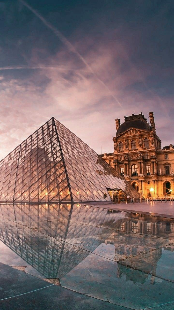Louvre Museum Wallpaper