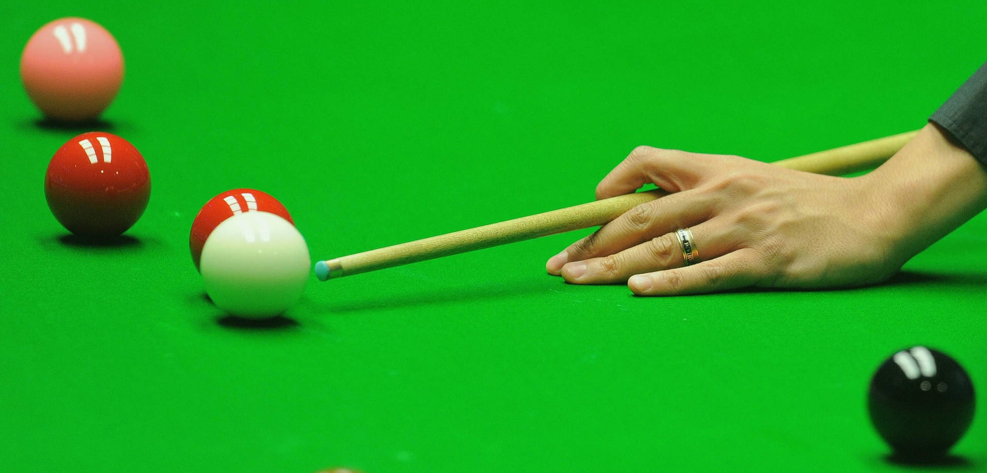 Download Snooker Player Bridge Hand Wallpaper