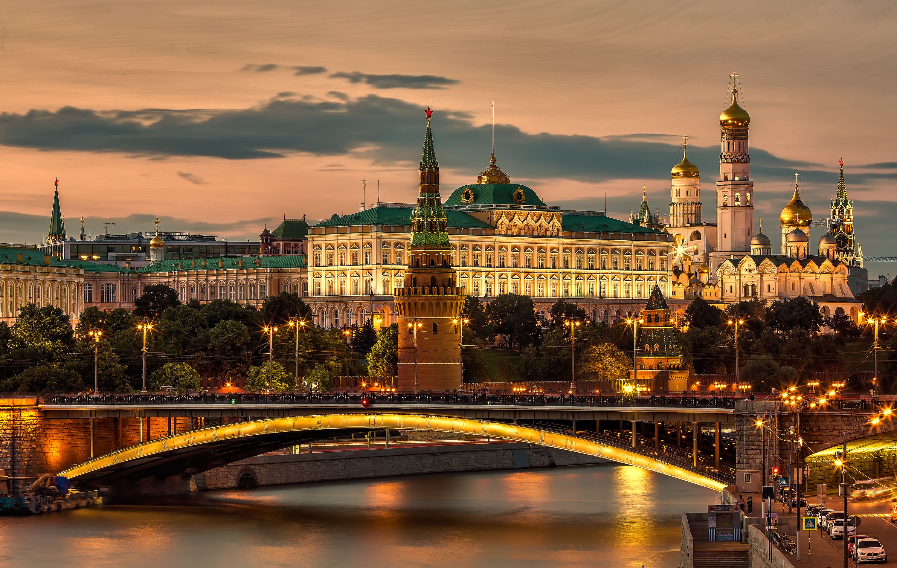 Moscow Russia HD Wallpaper, HD Moscow Russia Background on WallpaperBat