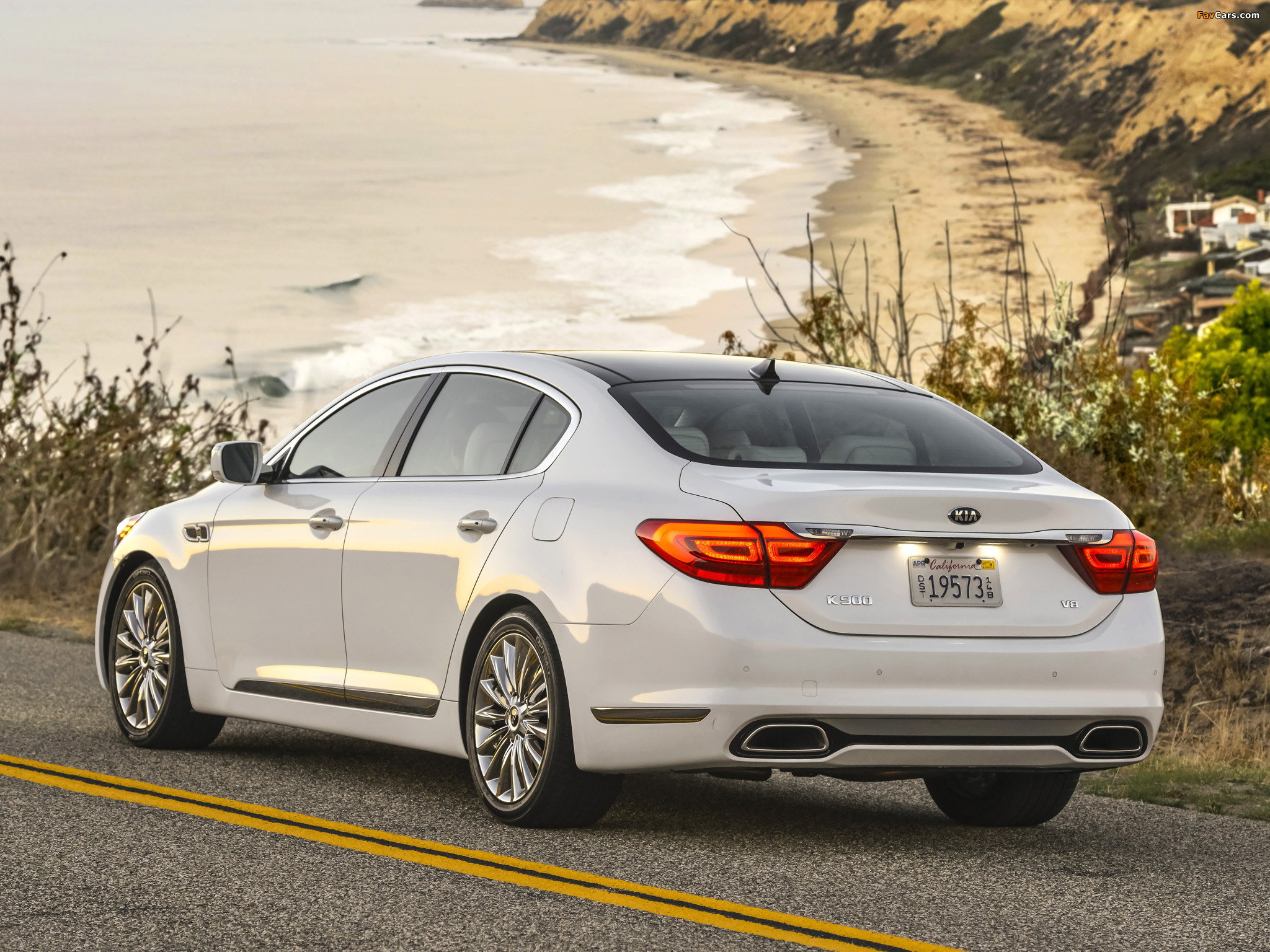 Kia K900 2014 photo (2048x1536)