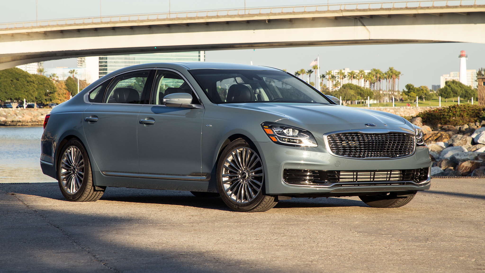 Kia K900 First Test: Bargain Luxury, Tested