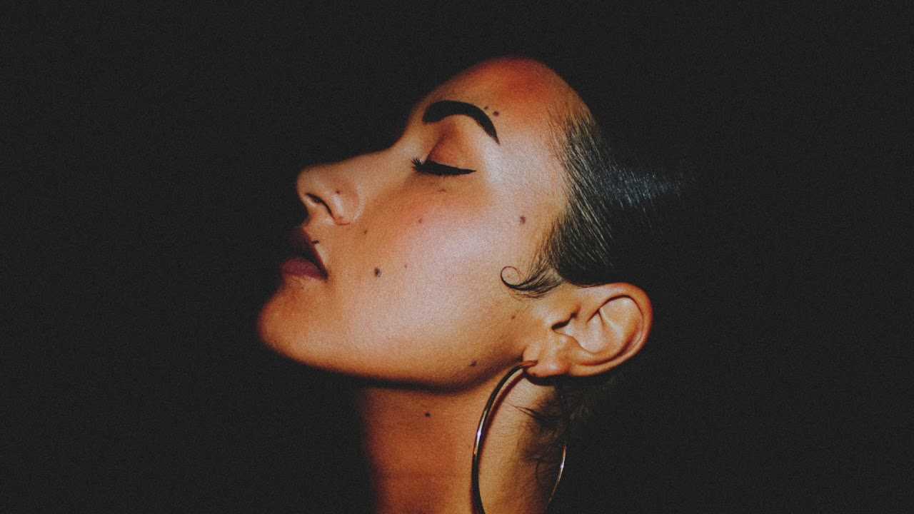 Gesturing outward: Cleo Sol and the Killers
