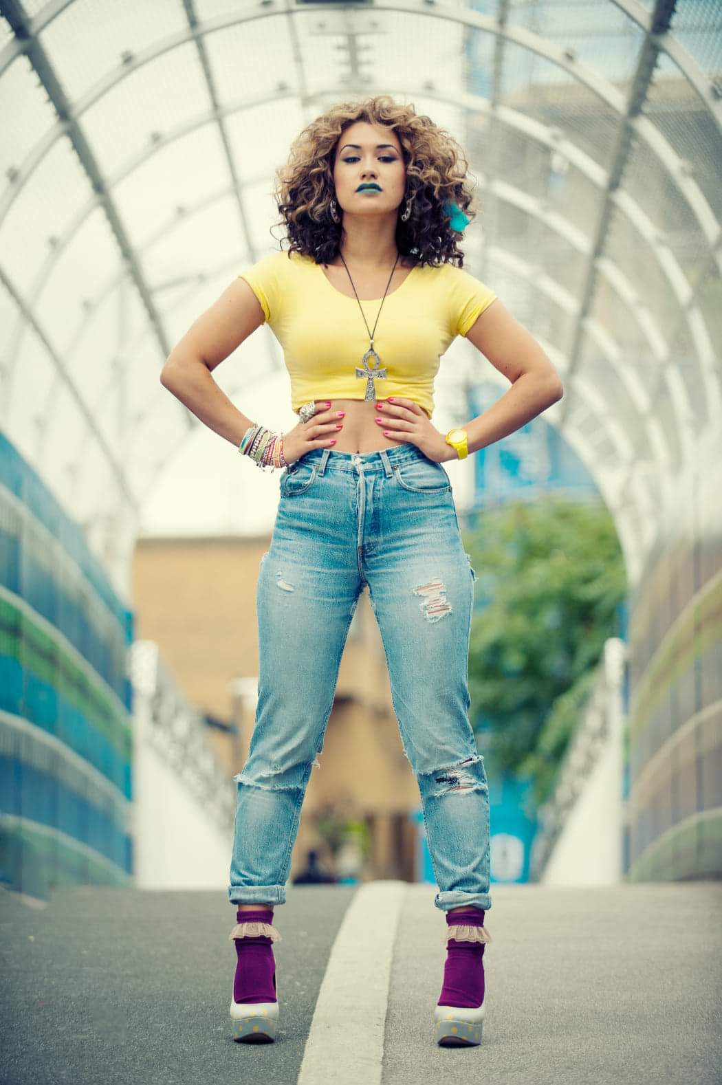 Is Cleo Sol SN? Her height is unknown