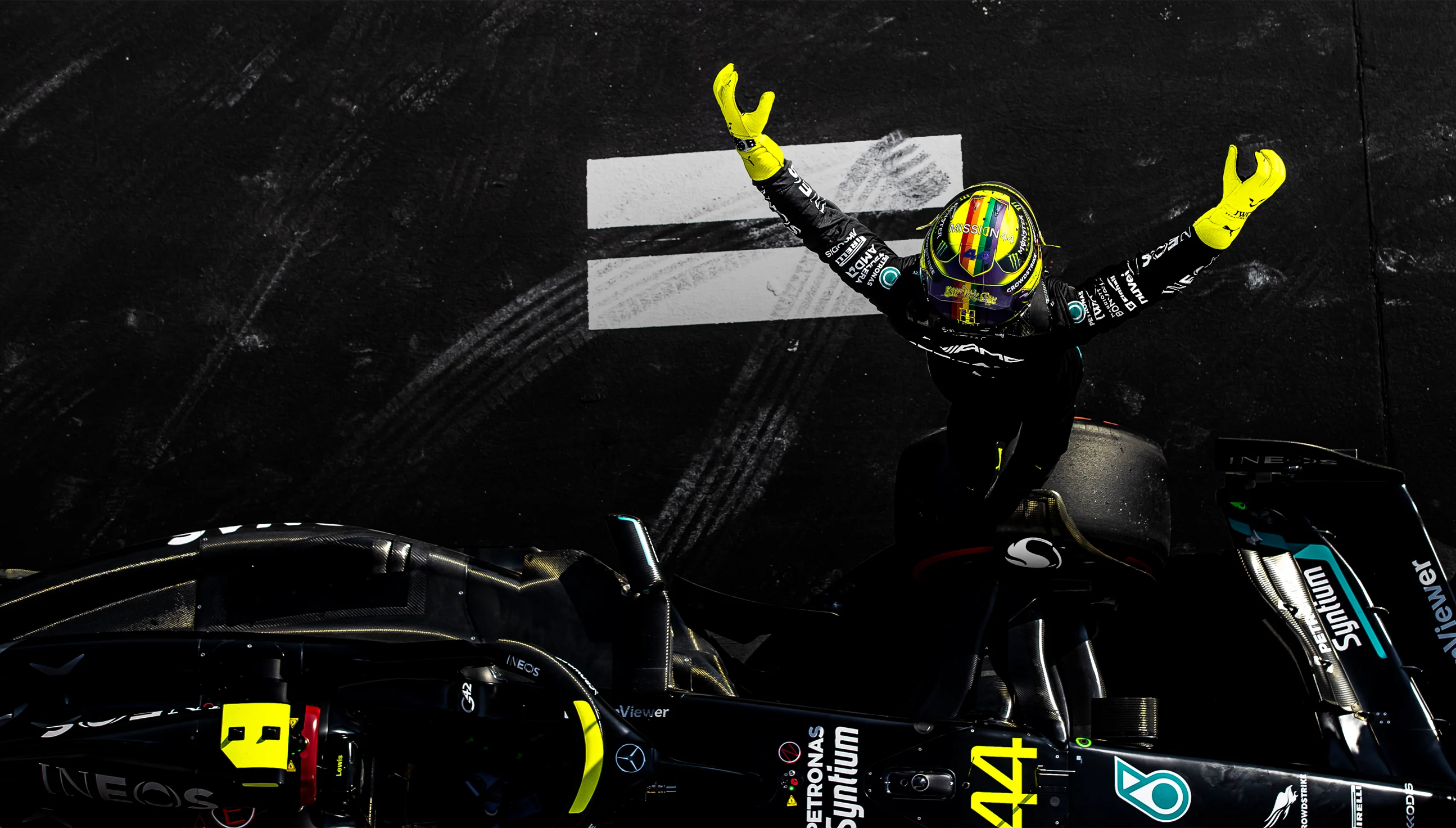 Mercedes Extends Driver Line Up Through 2025 AMG PETRONAS F1 Team