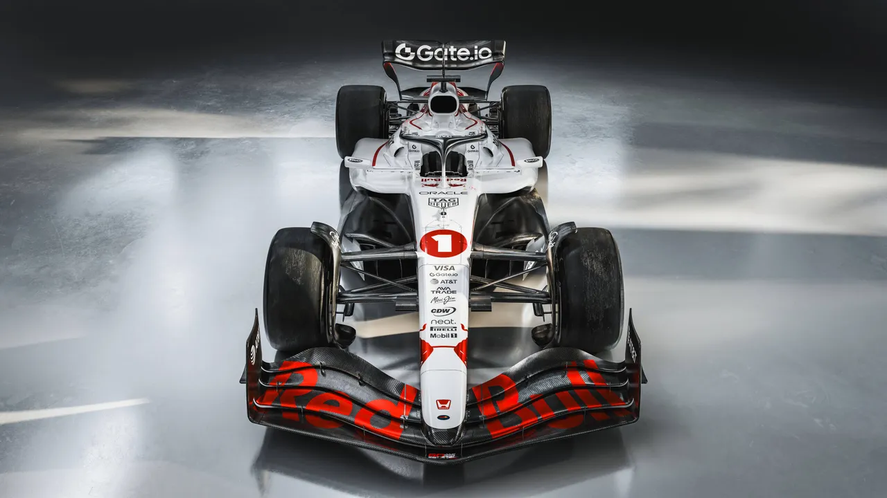 Photos. Red Bull livery of Max Verstappen for GP Japan