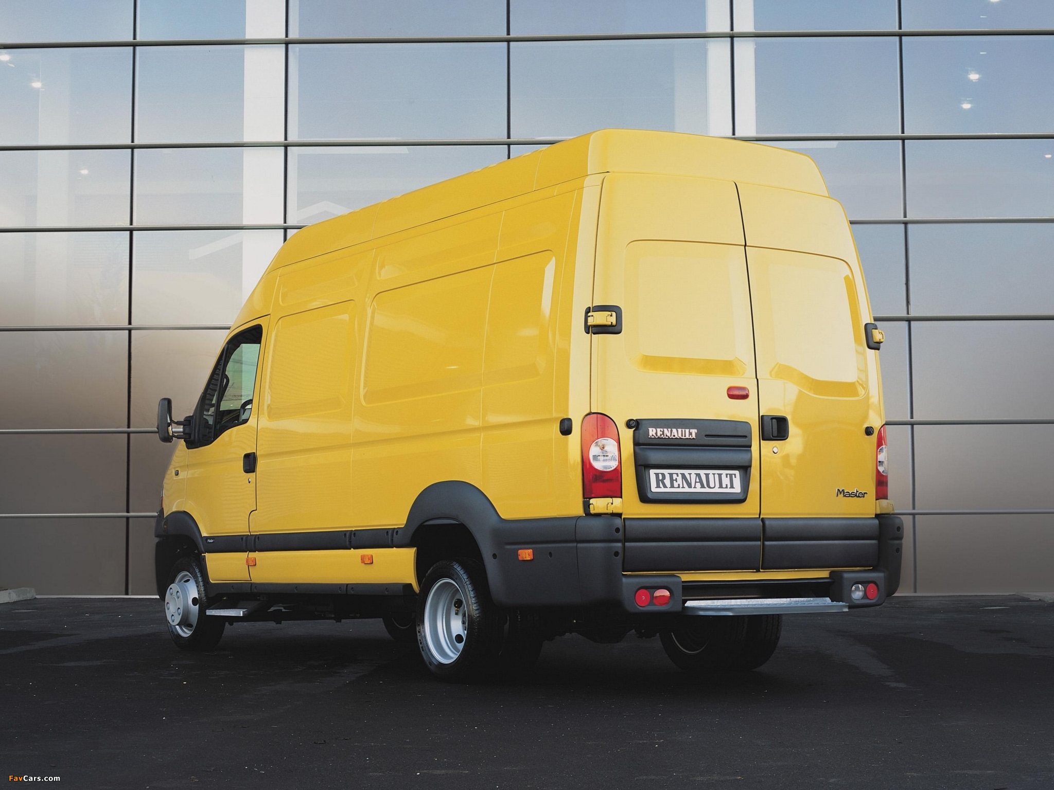 Renault Master Maxi 2004–10 wallpaper (2048x1536)