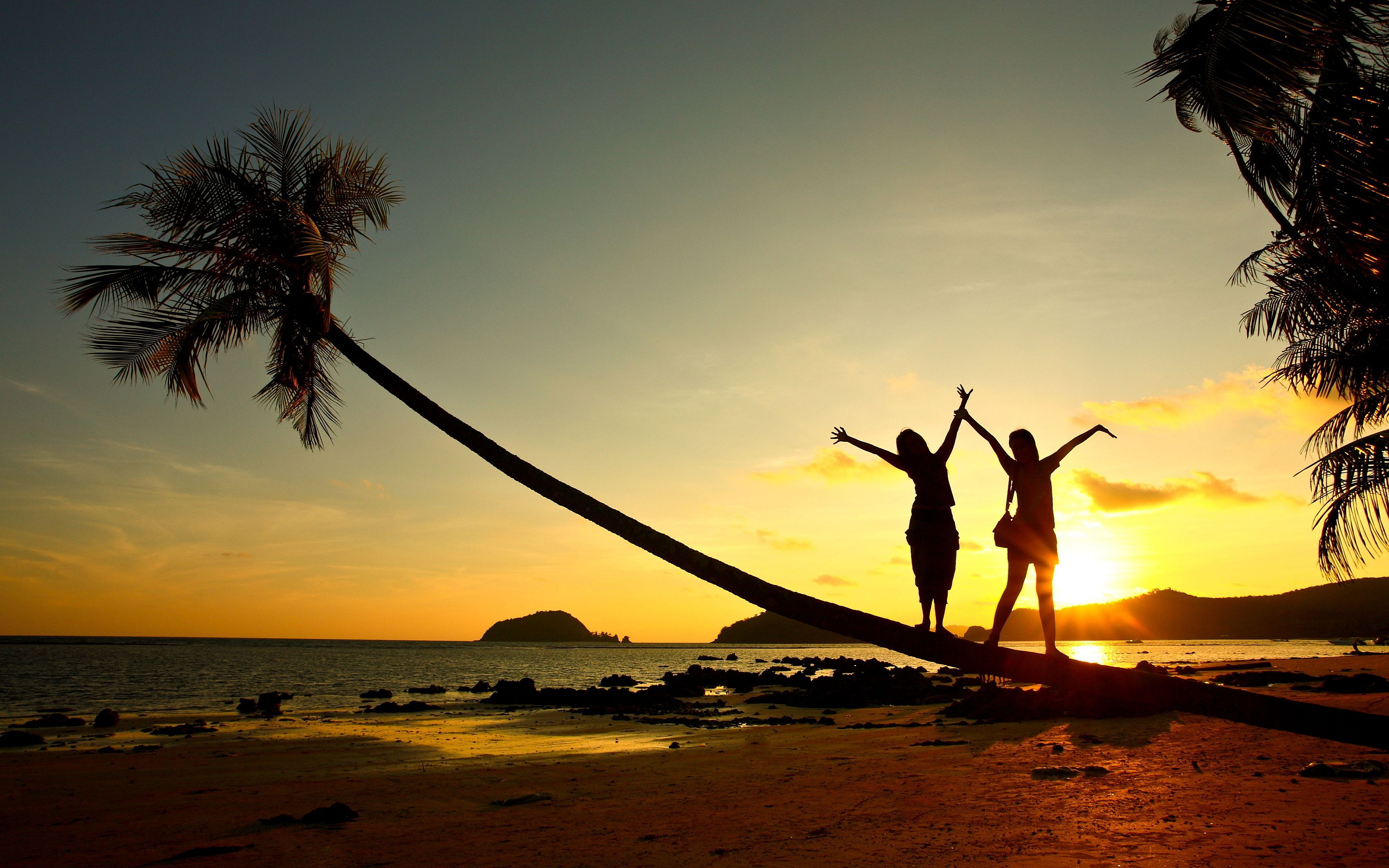 Girl on Sunset Beach Best Wallpaper 21864