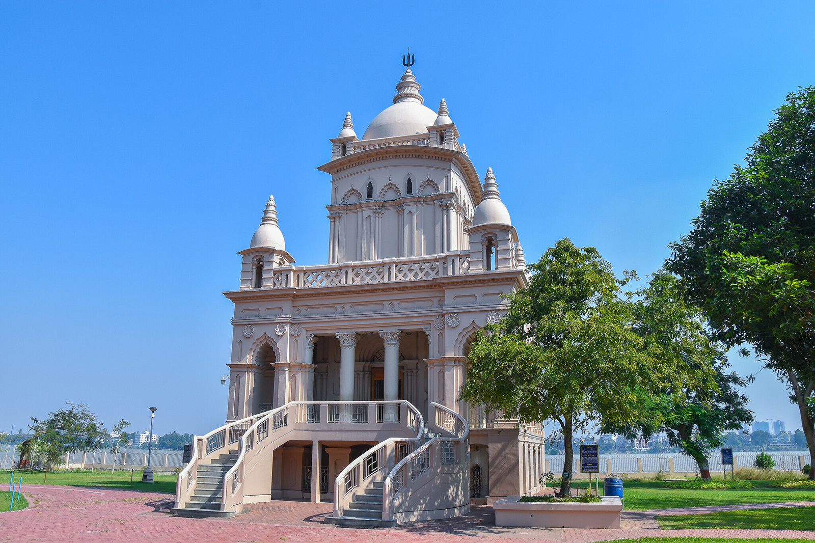 Swami Vivekananda Temple Math Math and Ramakrishna Mission
