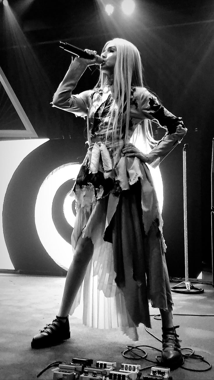 Poppy. Poppy singer, That poppy, Poppy music