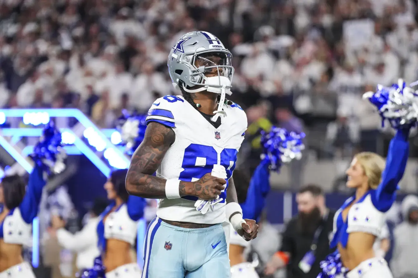 Cowboys Star CeeDee Lamb Posts Cryptic Photo Amid Contrac