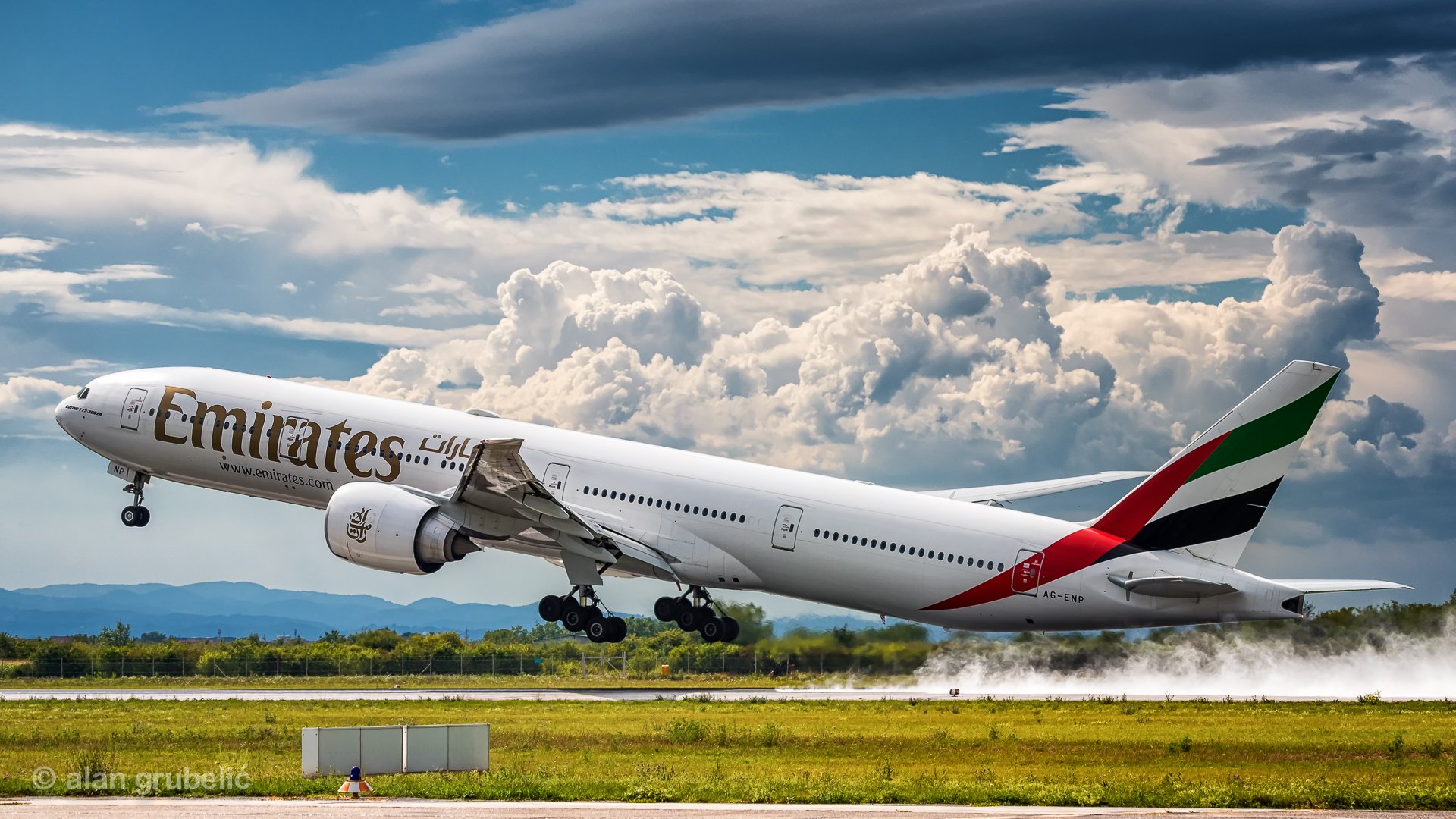 Emirates Emirates 777 300ER In Zagreb #FridayFanFoto