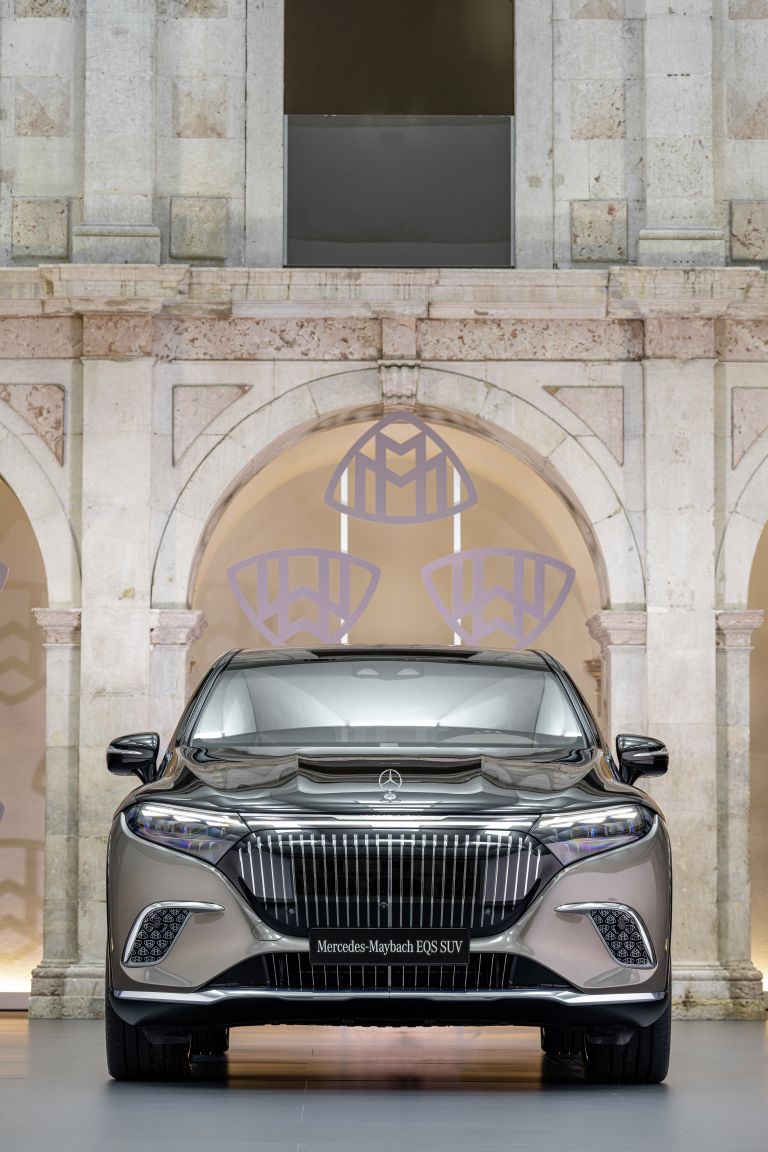 2024 Mercedes Maybach EQS SUV Quality Free High Resolution Car Image, Picture And Photo