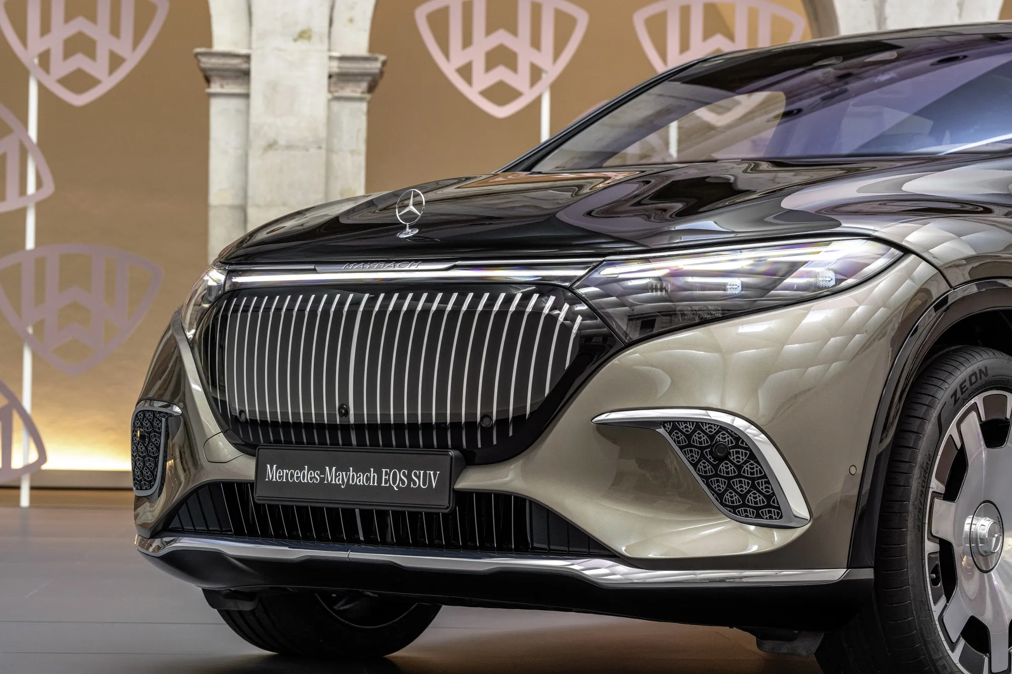 Mercedes Unveils First Electric Ultra Luxury Maybach EQS SUV