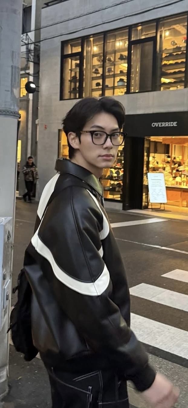 Lee Chaemin Wallpaper Free Download. High Quality Korean Actor & Actress Photo Collection