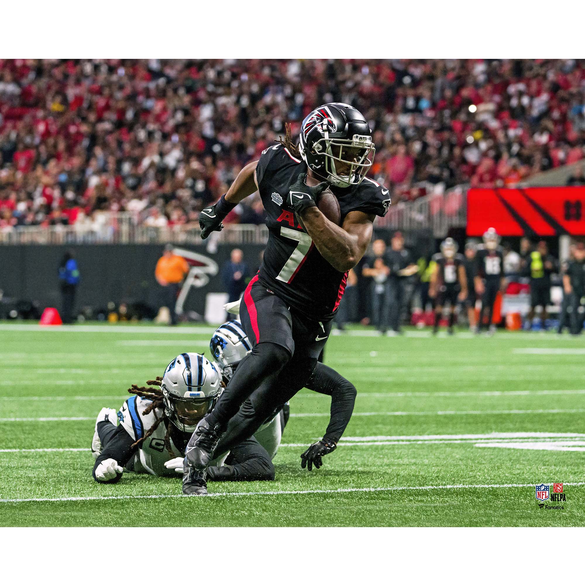 Bijan Robinson Atlanta Falcons Unsigned Fanatics Authentic First TD Photograph