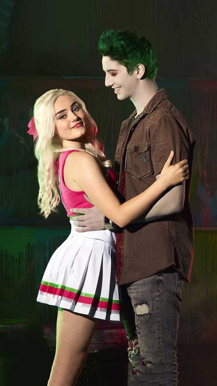 Addison Wells Wallpaper