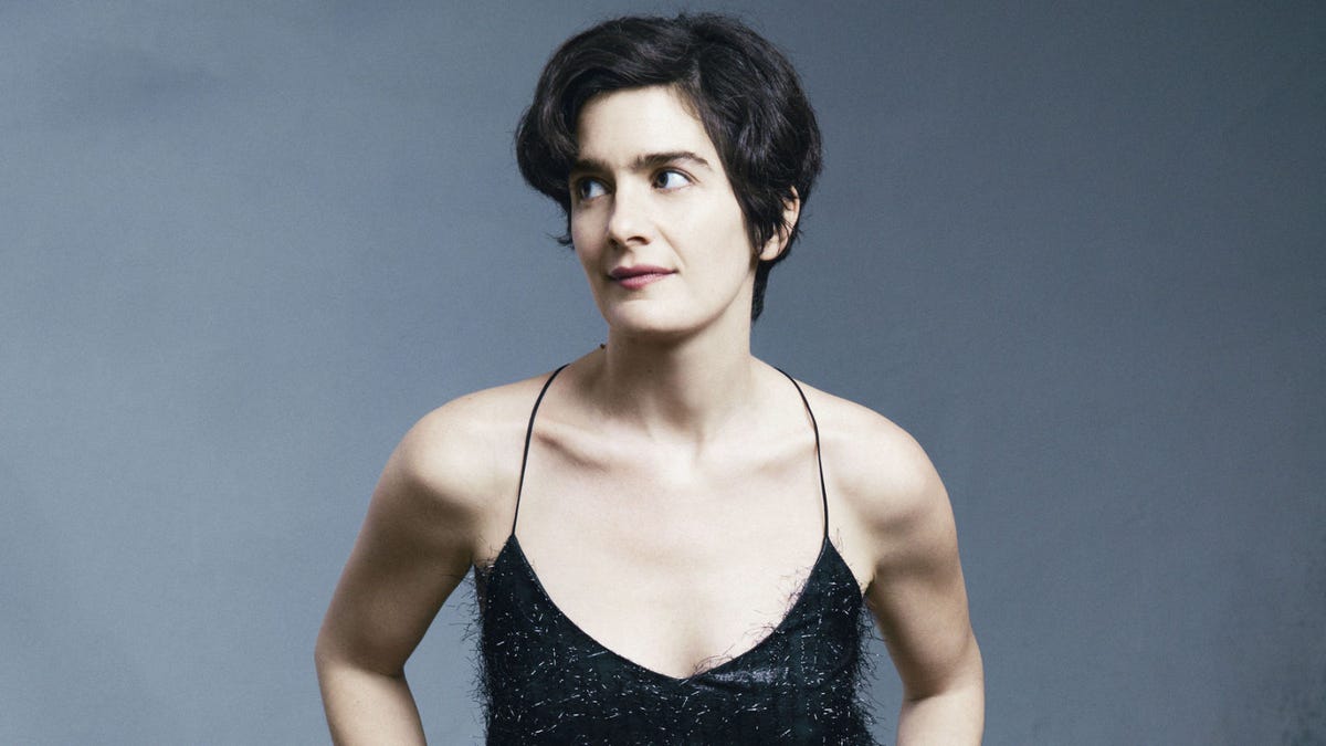 Gaby Hoffmann Profile Hoffmann Hopes the Revolution Will be Televised