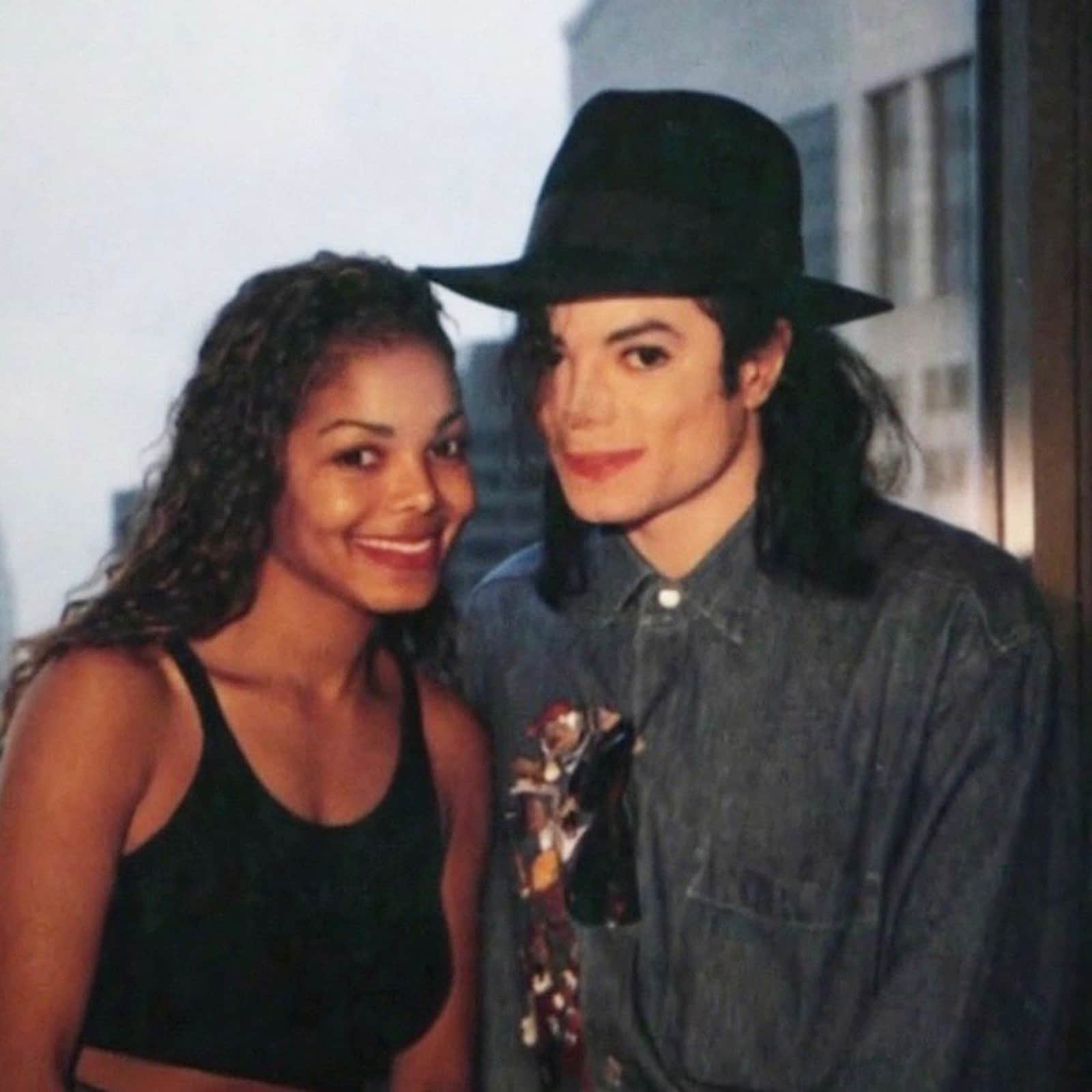 Janet Jackson Posts Throwback Picture With Brother Michael Jackson On His 13th Death Anniversary