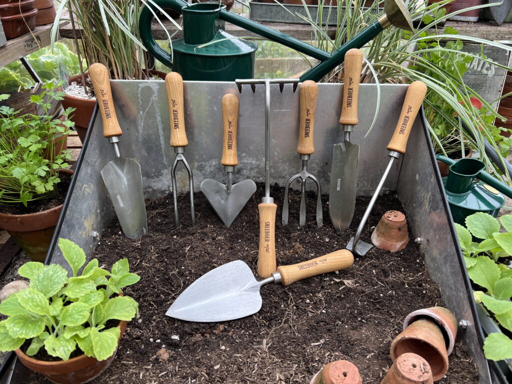 Sneeboer & Zn. [US]. Hand Forged Garden Tools For Life