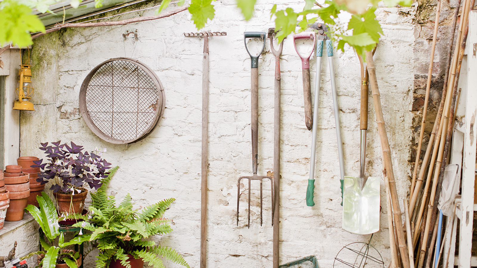 How to clean rusty tools and smarten them up like new. Homes and Gardens
