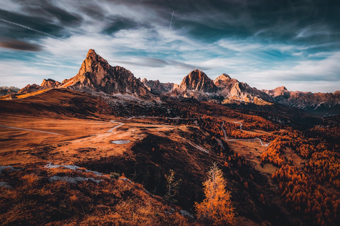 Mountains in Autumn · Free