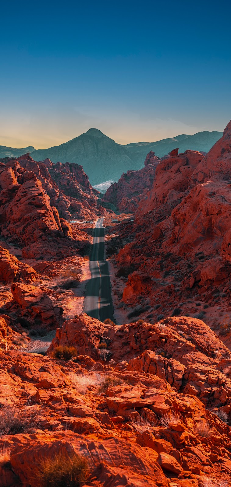 DEPTH EFFECT IOS WALLPAPER DESERT ROAD