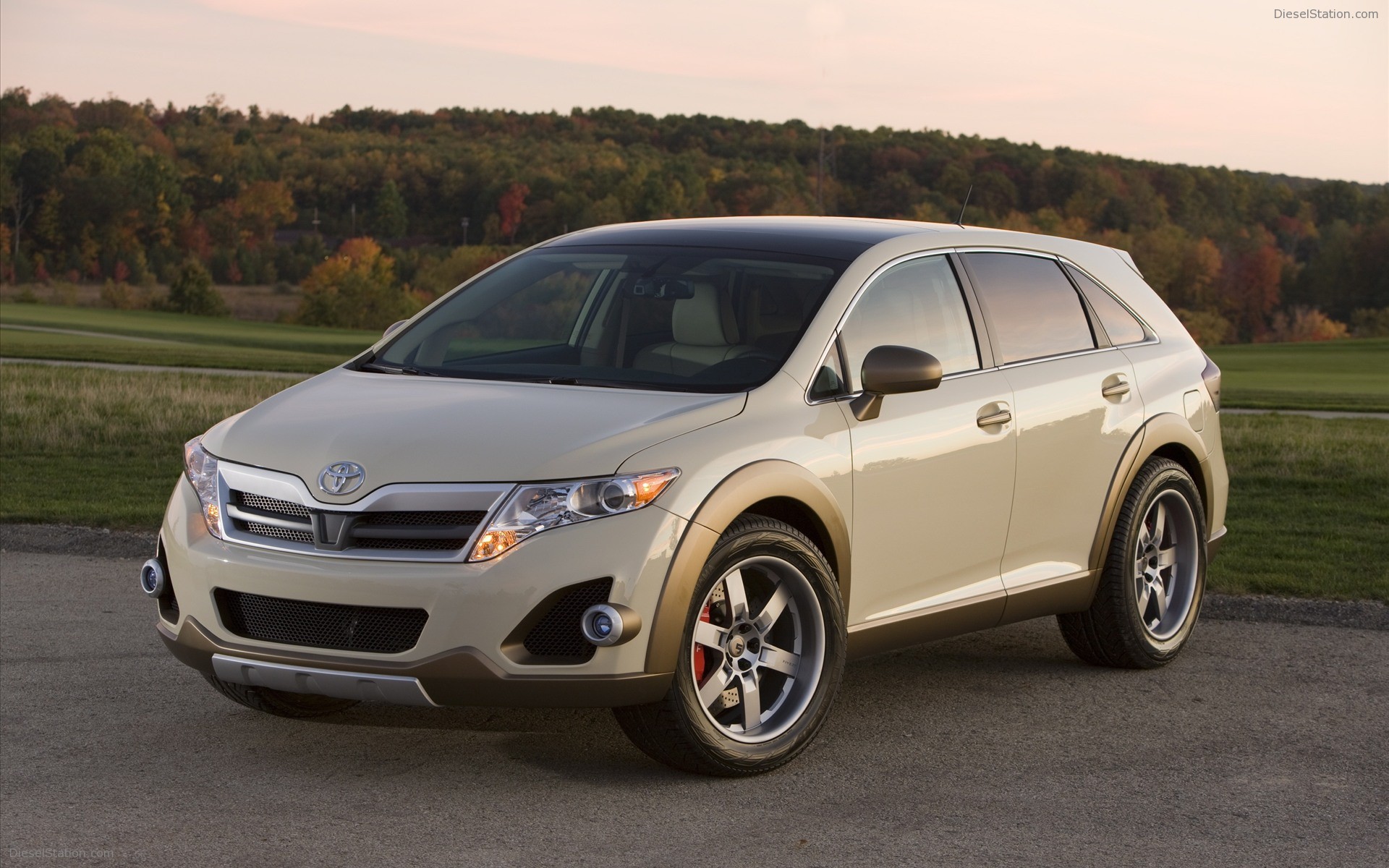 Reliable car Toyota Venza Desktop wallpaper 1024x1024