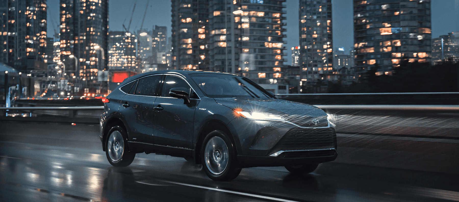 What is the MPG of a 2022 Toyota Venza?