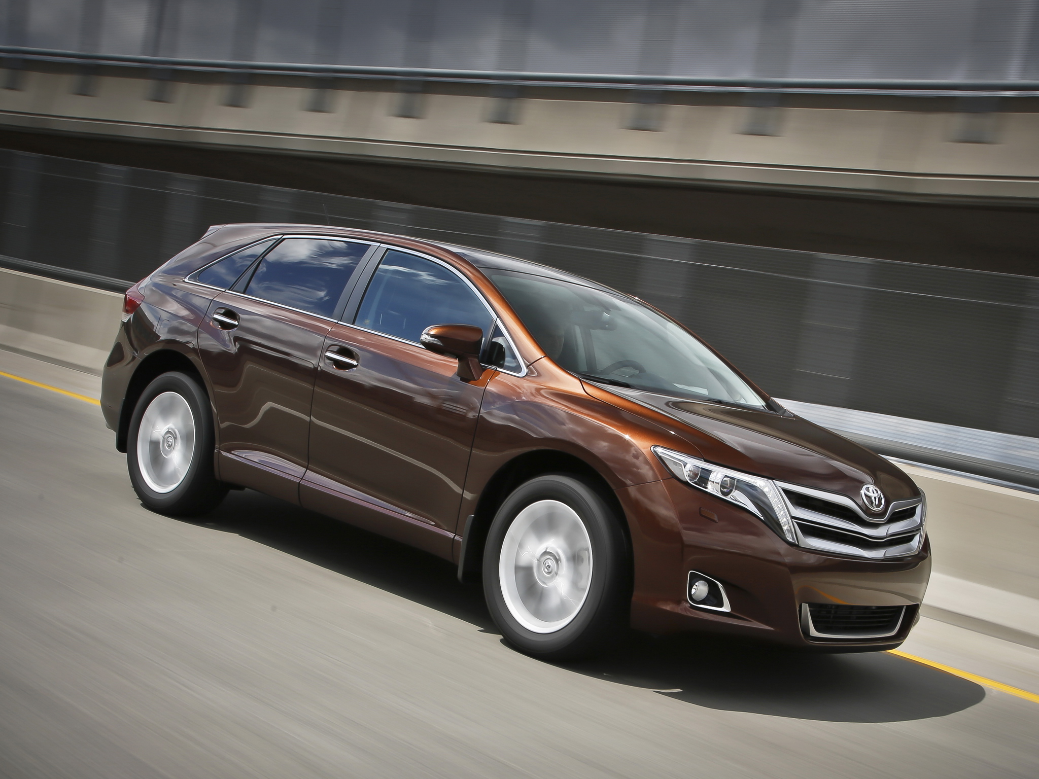 Toyota Venza picture. Toyota photo gallery