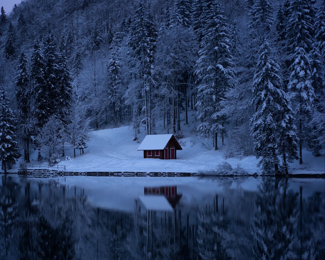Download wallpaper 1280x1024 lake, forest, snow, winter, trees standard 5:4 HD background