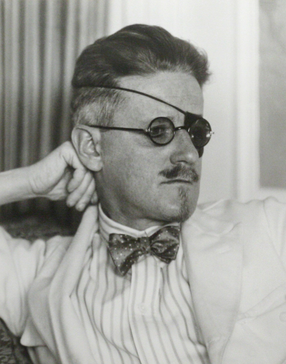 Photograph of James Joyce. JAMES JOYCE, BERENICE ABBOTT