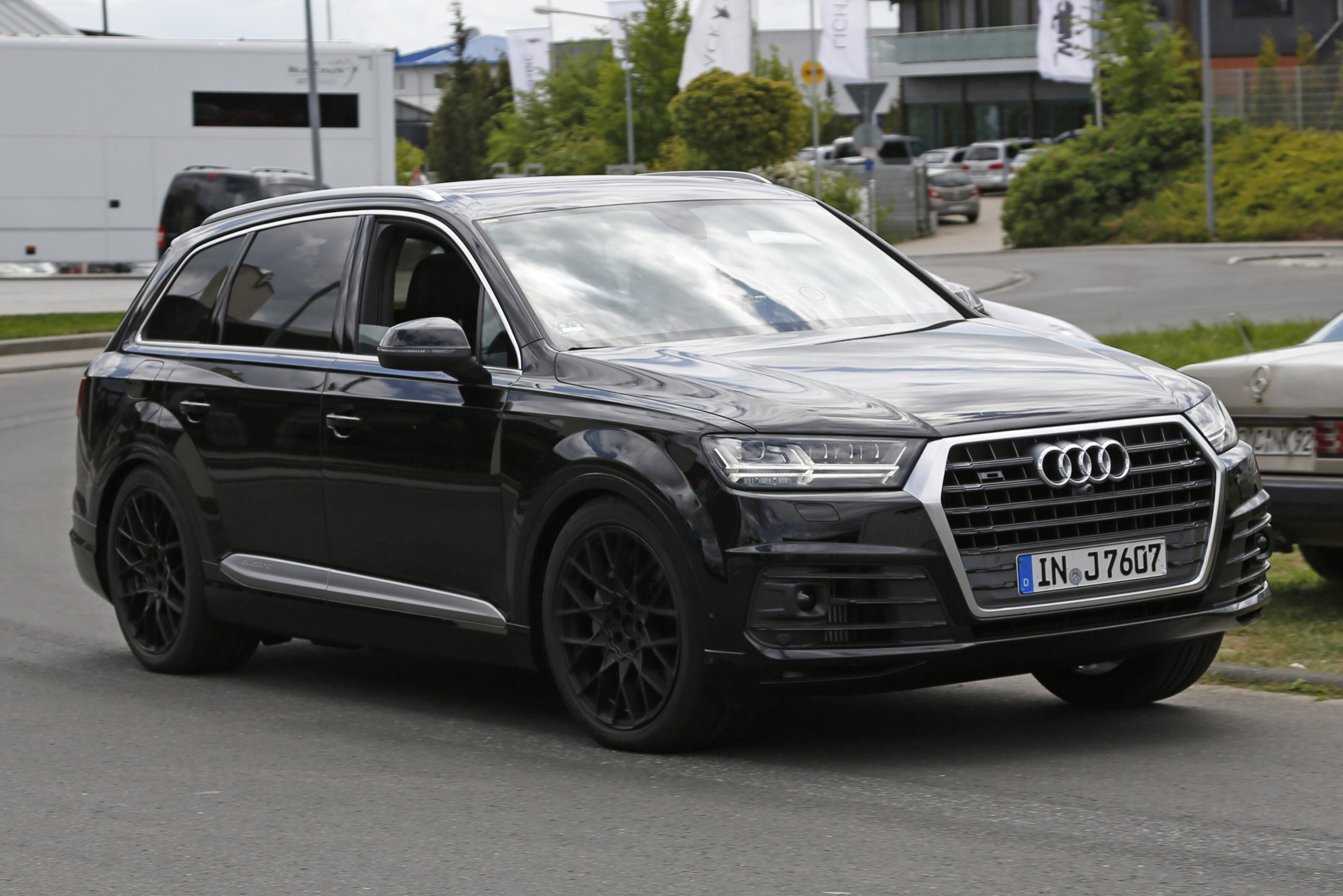 Audi SQ7 spy pics