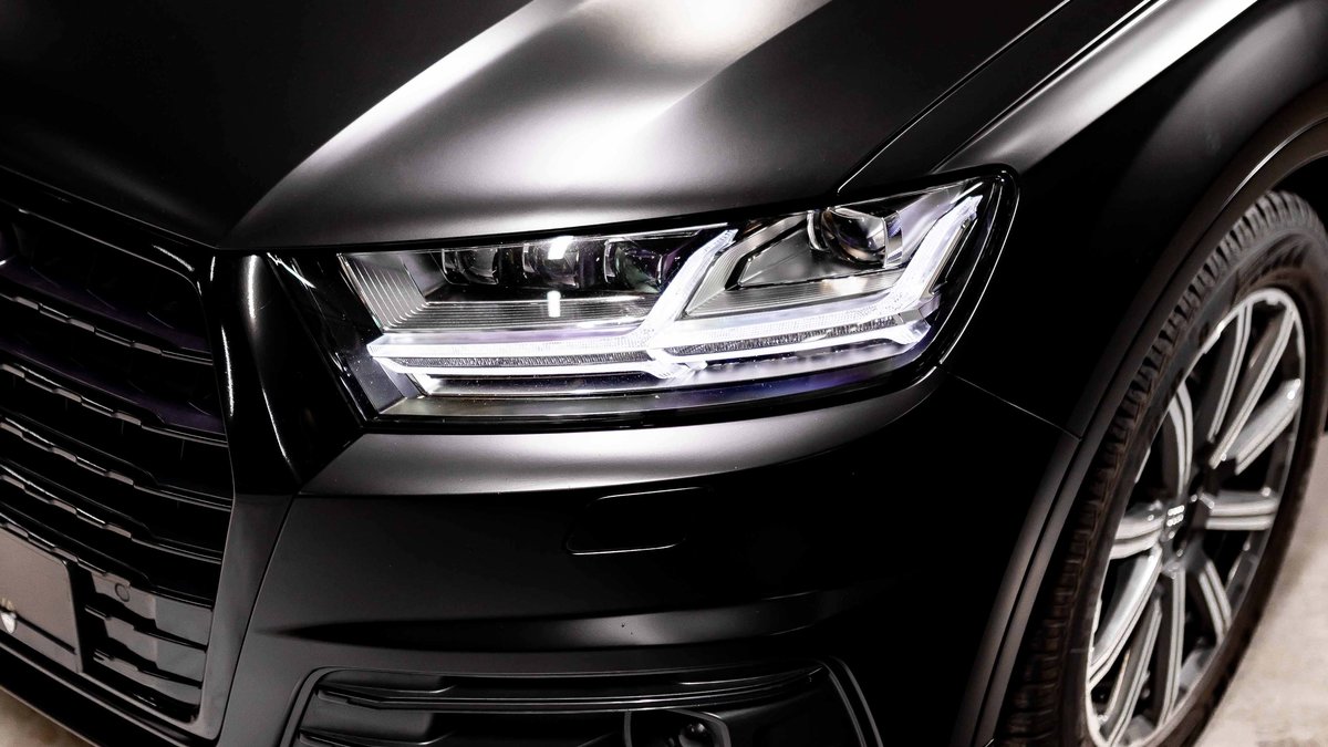 Audi Q7 Black Wrap