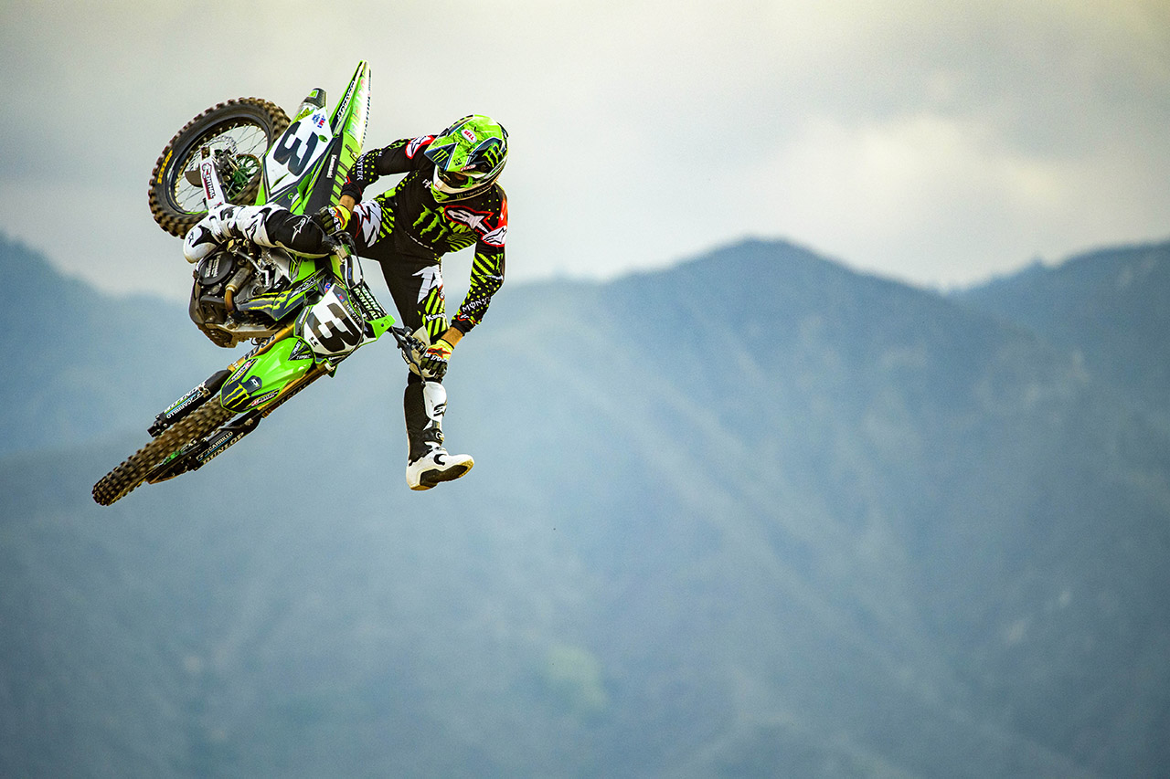 KAWASAKI RACE TEAM GALLERY Action Magazine