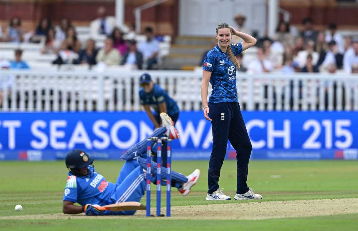 Lauren Bell Photo. Image Gallery and Match Picture