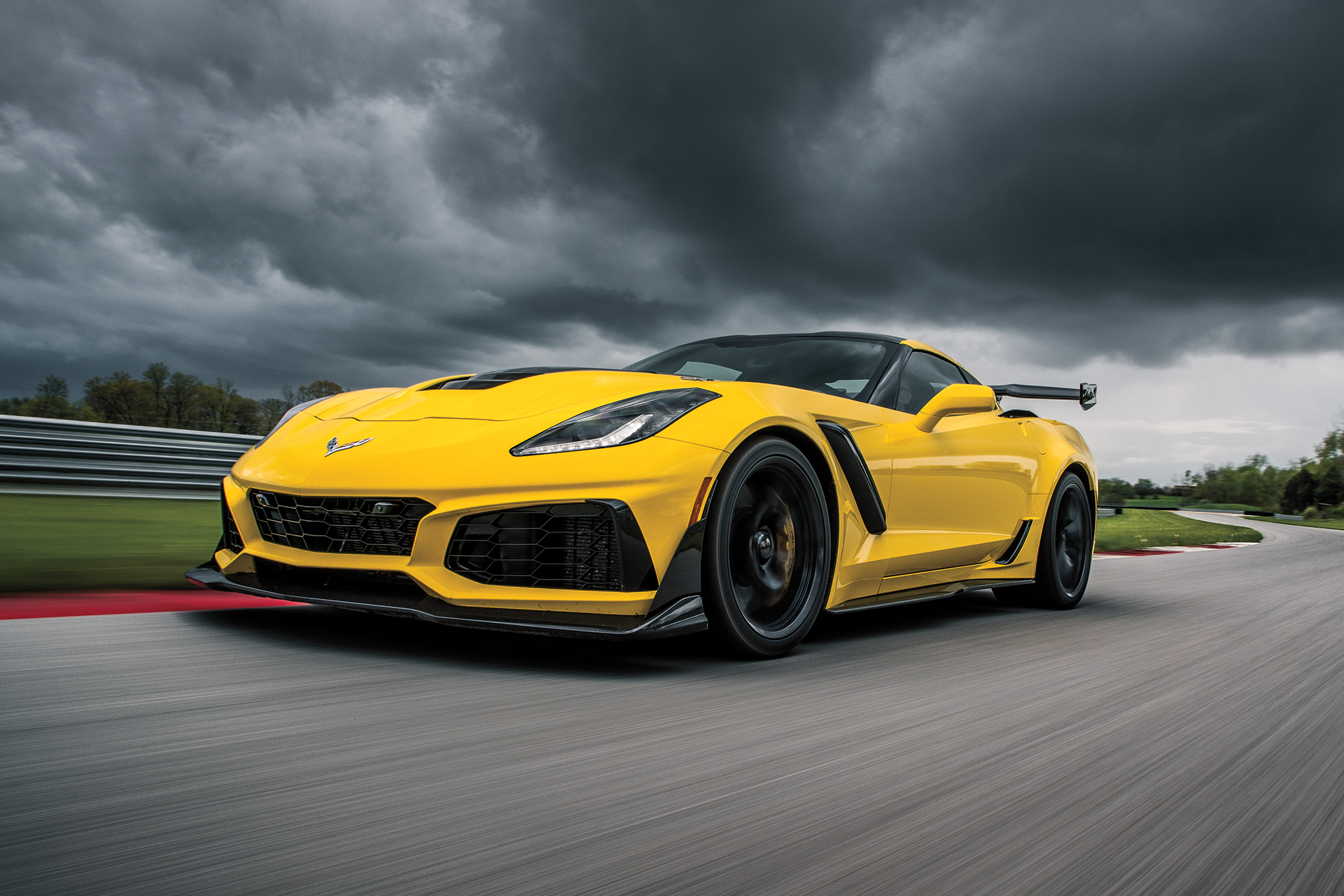 Chevrolet Corvette ZR1 Meets 1990 Corvette ZR1